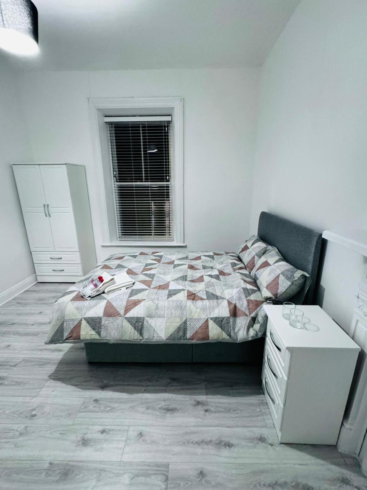 Naas Town - Budget Double Bedrooms 외부 사진