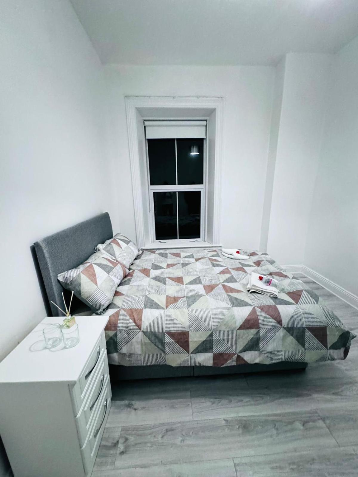 Naas Town - Budget Double Bedrooms 외부 사진