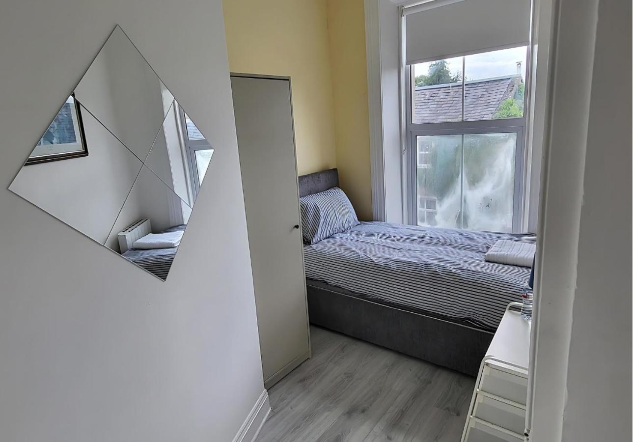 Naas Town - Budget Double Bedrooms 외부 사진