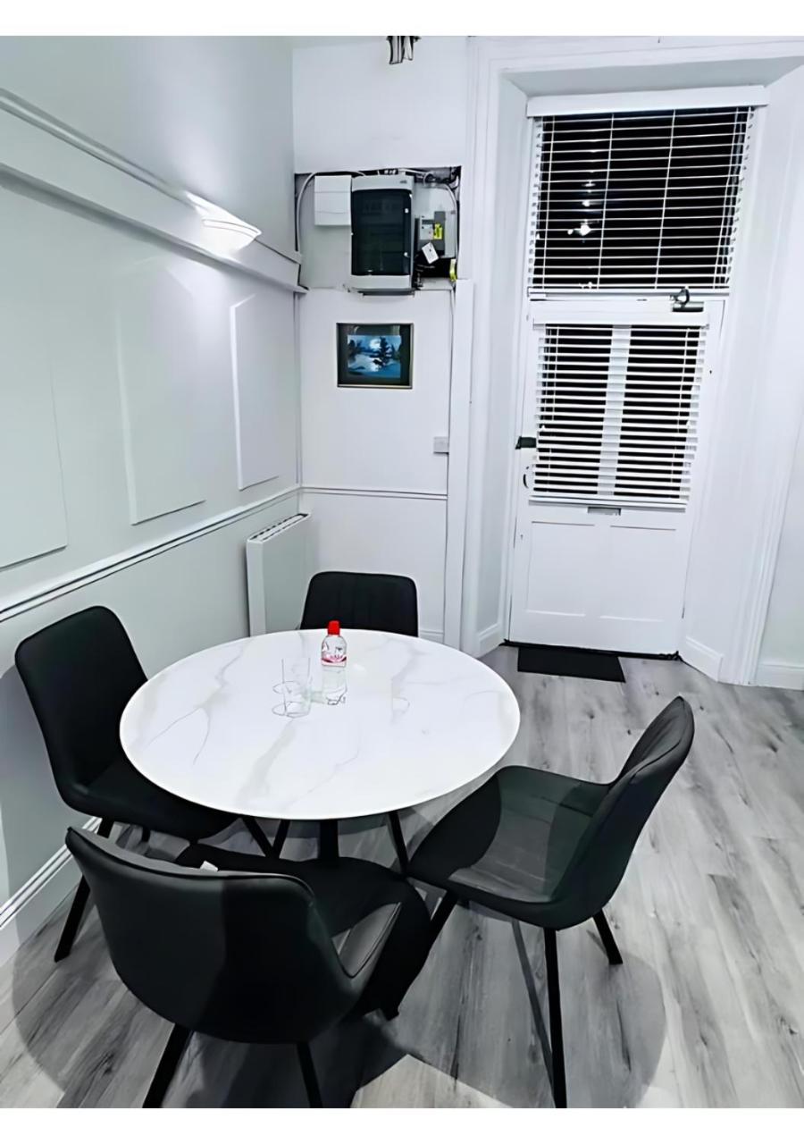 Naas Town - Budget Double Bedrooms 외부 사진